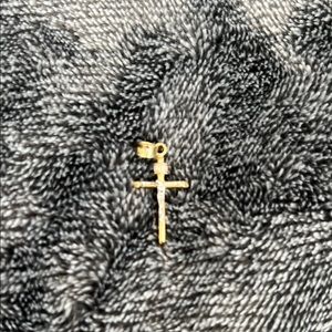Elegant Gold Cross Pendant, yellow real  gold